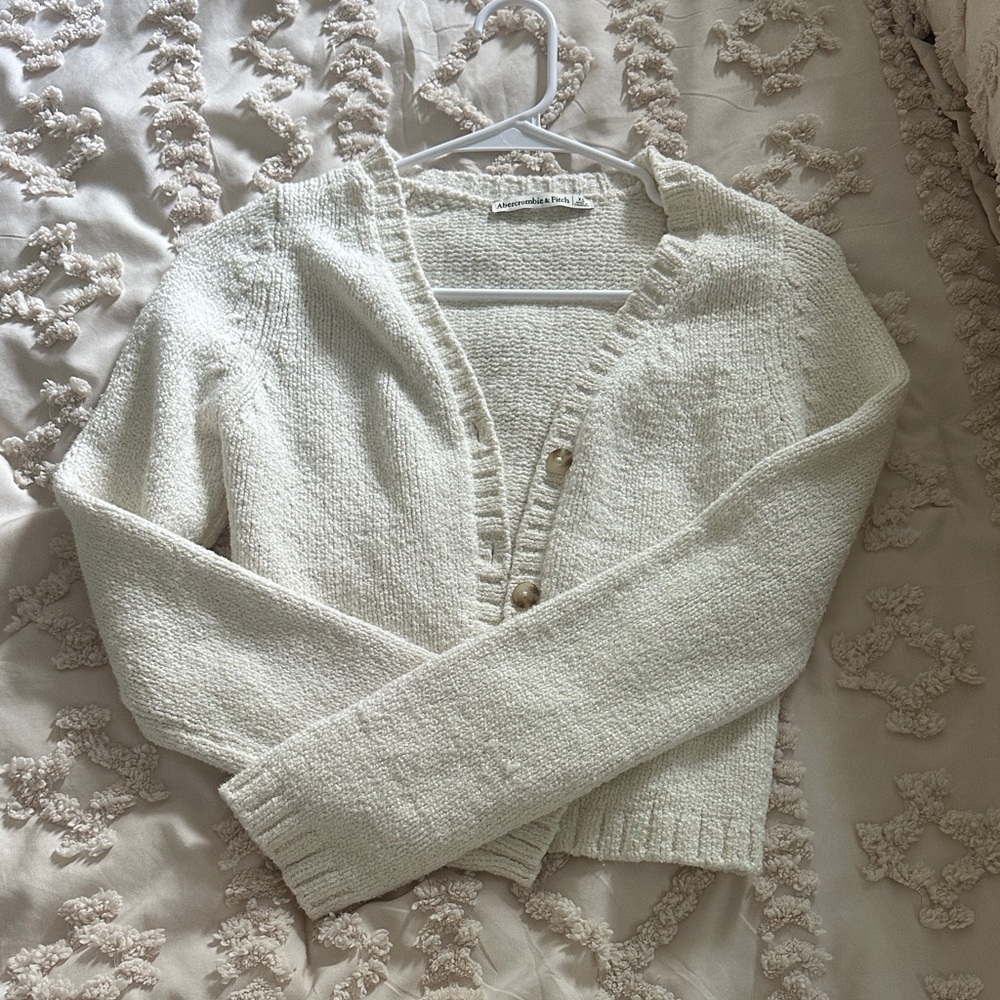Abercrombie & Fitch Cream Cardigan Sweater